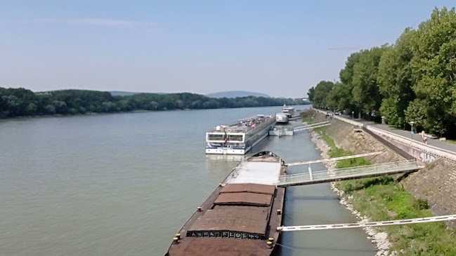 Hernandez espresso pod mostom