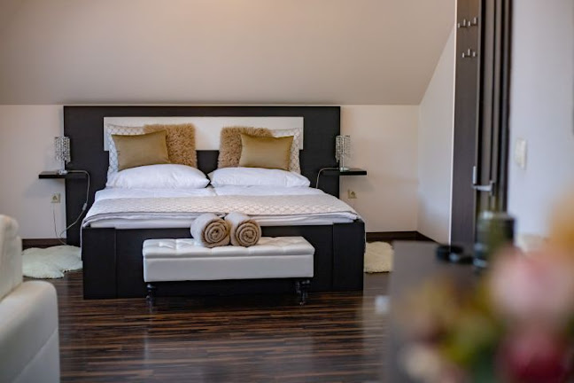 Penzion a Kaviaren u ĎURKOVÝCH - Gastronómia a pohostinstvo