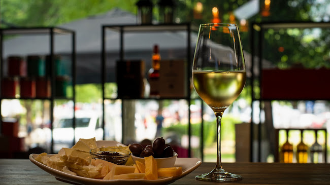 Opinii despre Vinotéka Vinopolitan în Staré Mesto - Gastronómia a pohostinstvo