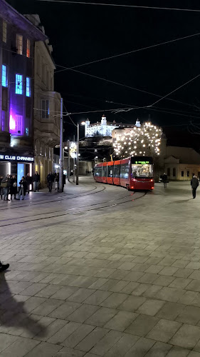 Opinii despre Watan Kebab & Pizza hala fond în Staré Mesto - Gastronómia a pohostinstvo
