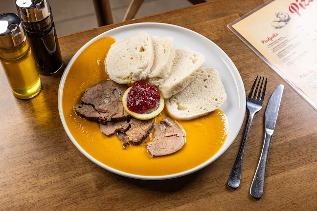 Ovsištské námestie 1, 851 04 Petržalka