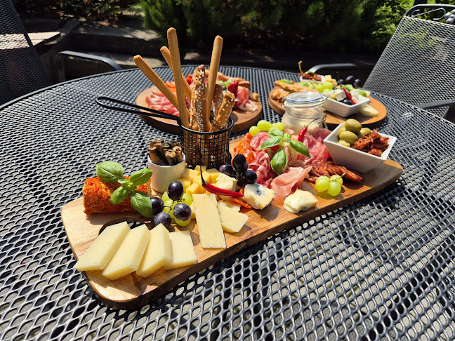 Olívia Café & Wine bar