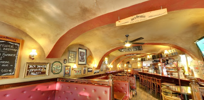 Hviezdoslavovo námestie 171/17, 811 02 Bratislava