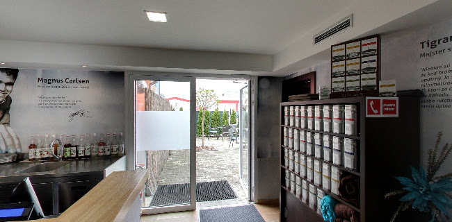 Comentarii opinii despre CHECK # MATE!