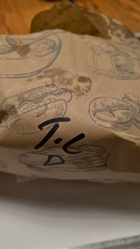 Opinii despre QUINSBORO în Bratislava - Gastronómia a pohostinstvo