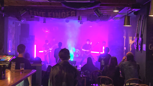 Comentarii opinii despre Frankie Rock Club