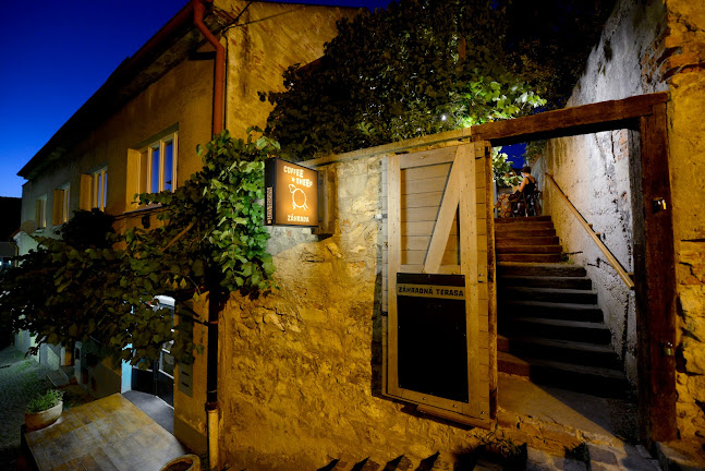 Coffee Sheep — Vzletná terasa pod hradom - Gastronómia a pohostinstvo