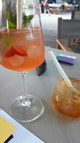 Opinii despre Monsters Cafe and Bar în Petržalka - Gastronómia a pohostinstvo