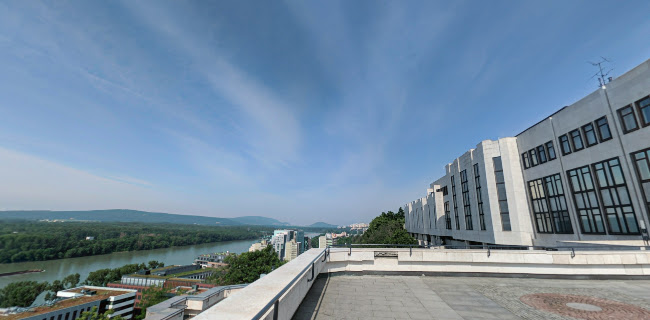 Námestie Alexandra Dubčeka 1, 811 01 Staré Mesto