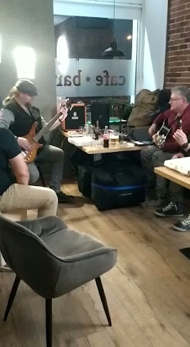 Mlynarovičova 2493/16, 851 03 Petržalka