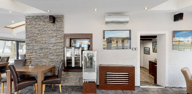 Central Café and restaurant