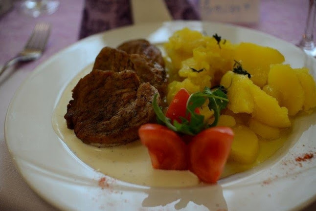 Magnólia - Gastronómia a pohostinstvo