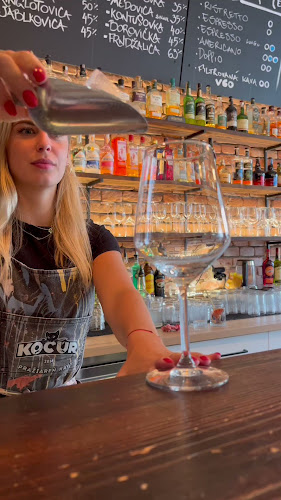 Opinii despre Kocúr káva&bistro în Martin - Gastronómia a pohostinstvo