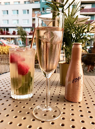 Comentarii opinii despre GOLD café