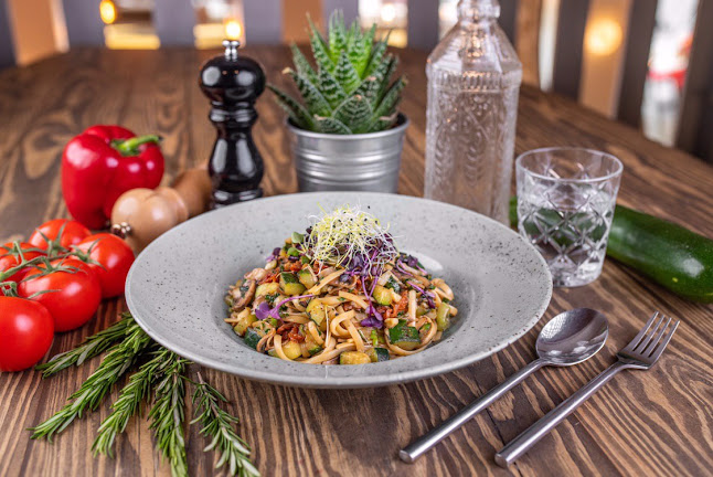 Opinii despre Le Papillon Slovak Fusion Restaurant în Bratislava - Gastronómia a pohostinstvo