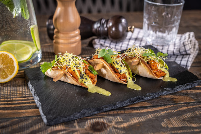 Opinii despre Le Papillon Slovak Fusion Restaurant în Bratislava - Gastronómia a pohostinstvo