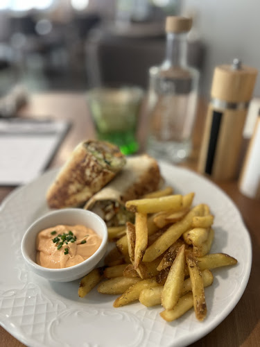 Tomášikova 17, 821 02 Bratislava