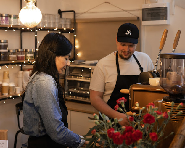 Opinii despre Kompas cafe în Nové Zámky - Gastronómia a pohostinstvo