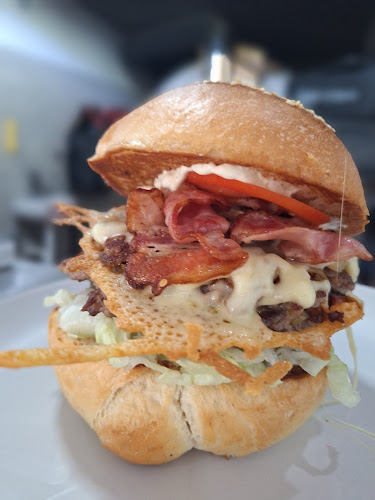 Opinii despre Garage Pizza & Burger în Malacky - Gastronómia a pohostinstvo