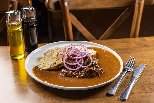 Ovsištské námestie 1, 851 04 Petržalka