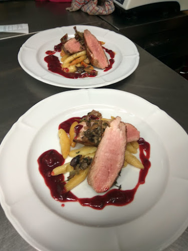 Opinii despre Krone - Penzión, Reštaurácia, Kaviareň în Svätý Jur - Gastronómia a pohostinstvo