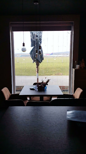 Comentarii opinii despre Pilot Bar