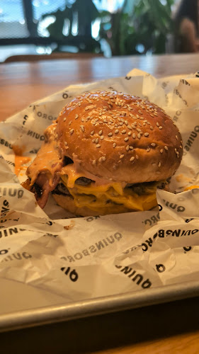 QUINSBORO - Bratislava