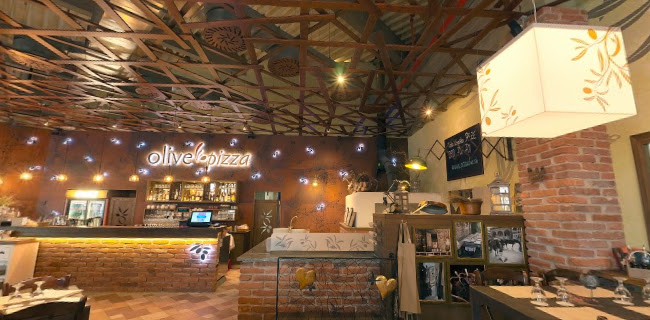 Olive Pizza Restaurant / OC Cassovia - Juh