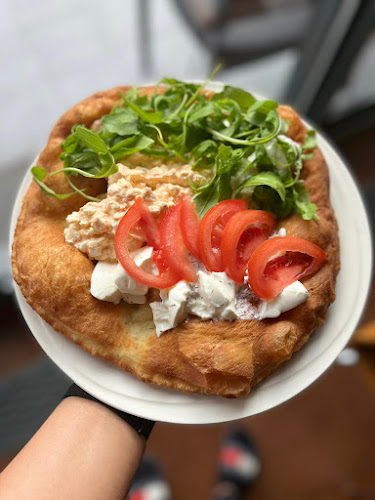 Pizzeria & Caffé bar - Gastronómia a pohostinstvo