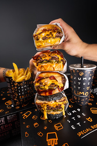 Šafárikovo námestie 4, 811 02 Bratislava