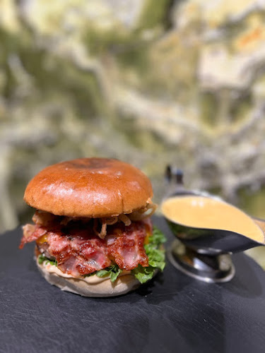 Moto Pub - Gastronómia a pohostinstvo