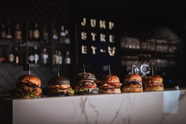 JUMP STREET Burger & Bar