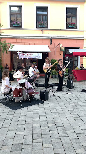 Opinii despre Kaviareň Poetika în Banská Bystrica - Gastronómia a pohostinstvo