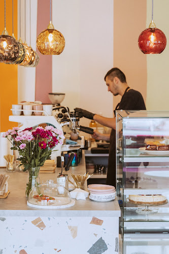 Opinii despre Svet Miriss în Bratislava - Gastronómia a pohostinstvo