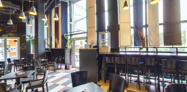 Comentarii opinii despre Music a Cafe