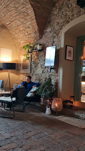 Opinii despre Cuvée Wine shop & Coffee în Modra - Gastronómia a pohostinstvo
