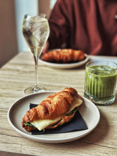 Comentarii opinii despre AM Coffee