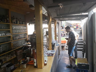 Coffee Sheep — Vzletná terasa pod hradom