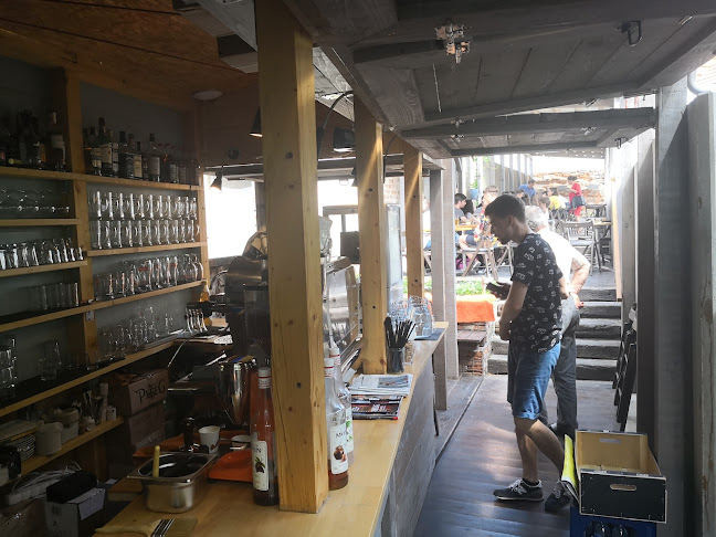 Coffee Sheep — Vzletná terasa pod hradom