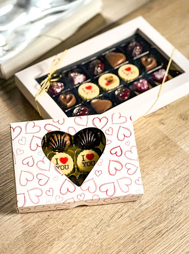 Cukráreň-čokoládovňa Emili /pri gymnáziu PD/