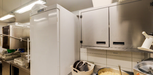 Pizza Bomba - Gastronómia a pohostinstvo