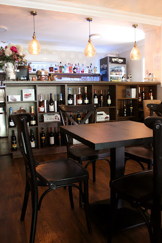 Sládkovičova, 911 01 Trenčín