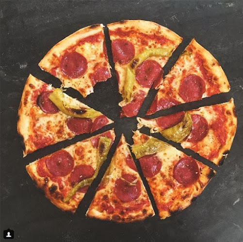 Pizza Factory - Gastronómia a pohostinstvo