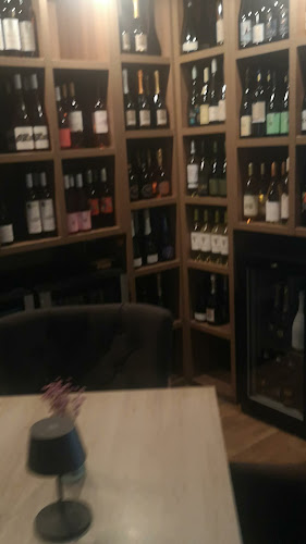 Opinii despre Beniczky cafe & wine bar în Banská Bystrica - Gastronómia a pohostinstvo