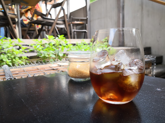 Coffee Sheep — Vzletná terasa pod hradom