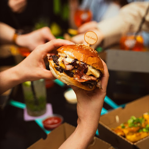 Opinii despre New Chicago în Staré Mesto - Gastronómia a pohostinstvo