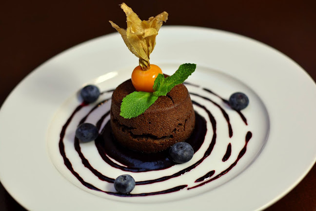 Chef restaurant & bar