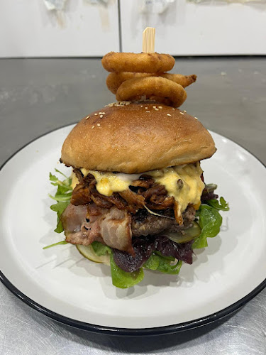 Opinii despre Garage Pizza & Burger în Malacky - Gastronómia a pohostinstvo