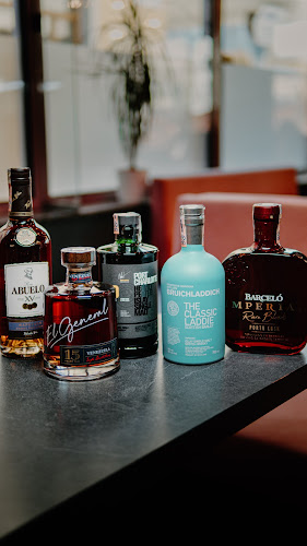 Comentarii opinii despre LUXURY COCKTAIL BAR