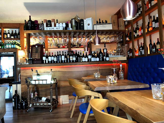 Hlavné námestie 354/3, 811 01 Bratislava